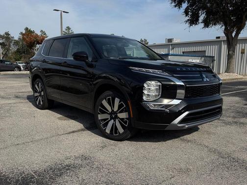 2026 Mitsubishi Outlander SE