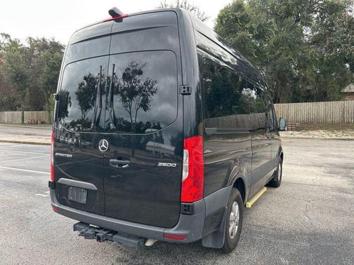 2024 Mercedes-Benz Sprinter 2500 144 WB Standard Roof Passenger