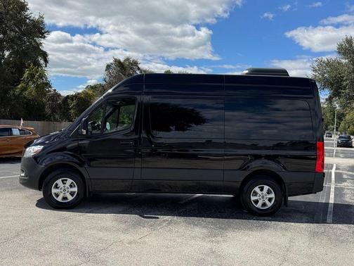 2024 Mercedes-Benz Sprinter 2500 144 WB Standard Roof Passenger
