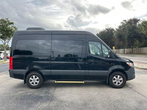 2024 Mercedes-Benz Sprinter 2500 144 WB Standard Roof Passenger