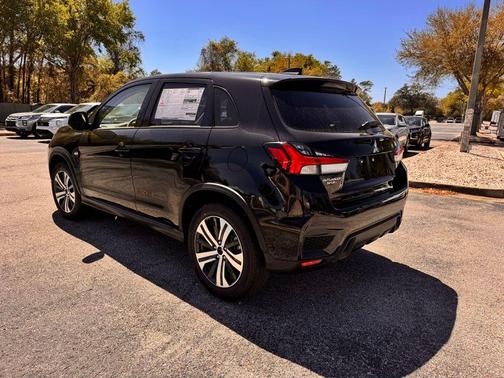 Labrador Black Pearl 2026 Mitsubishi Outlander Sport 2.0 ES