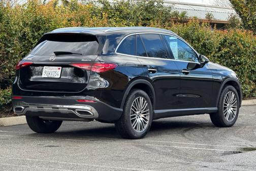 2026 Mercedes-Benz GLC 300 4MATIC