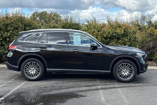 2026 Mercedes-Benz GLC 300 4MATIC
