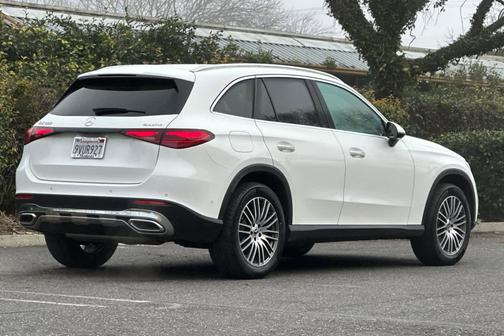 2026 Mercedes-Benz GLC 300 