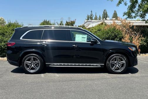 2025 Mercedes-Benz GLS 450 