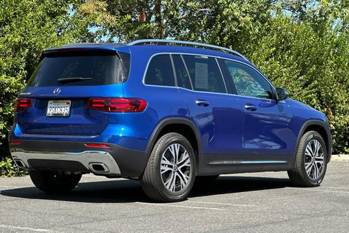 2025 Mercedes-Benz GLB 250 