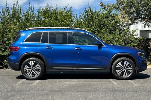 2025 Mercedes-Benz GLB 250 