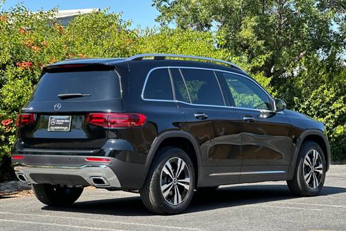 2025 Mercedes-Benz GLB 250 