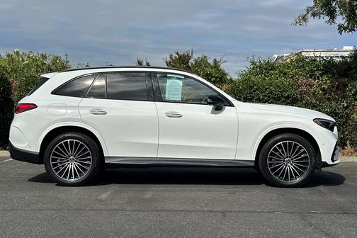 2025 Mercedes-Benz GLC 300