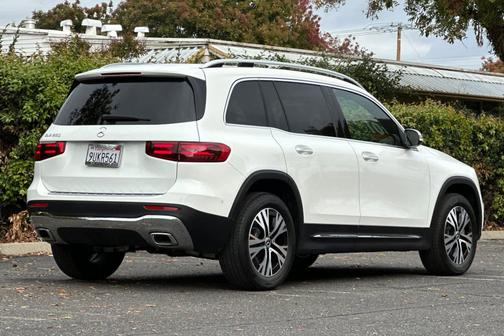 2025 Mercedes-Benz GLB 250 