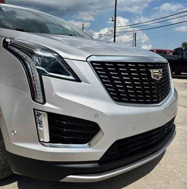 Radiant Silver Metallic 2020 Cadillac XT5 Premium Luxury