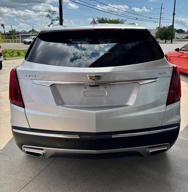 Radiant Silver Metallic 2020 Cadillac XT5 Premium Luxury