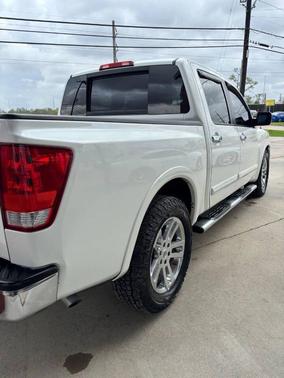 2015 Nissan Titan SL