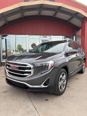 Graphite Gray Metallic 2020 GMC Terrain SLT