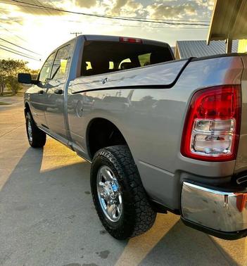 2022 RAM 2500 Tradesman Crew Cab 4x4 6'4' Box