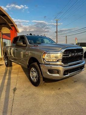 2022 RAM 2500 Tradesman Crew Cab 4x4 6'4' Box