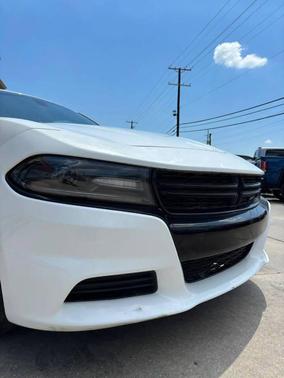 White 2018 Dodge Charger SXT