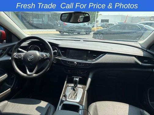2018 Buick Regal TourX Essence