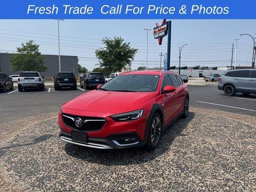 2018 Buick Regal TourX Essence