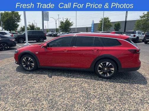 2018 Buick Regal TourX Essence
