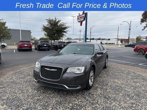 2016 Chrysler 300 Limited