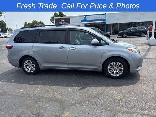 2016 Toyota Sienna XLE