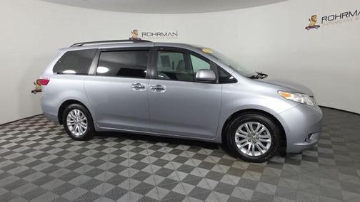 2016 Toyota Sienna XLE