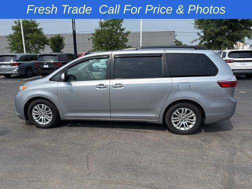 2016 Toyota Sienna XLE