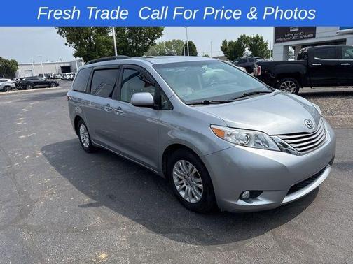 2016 Toyota Sienna XLE