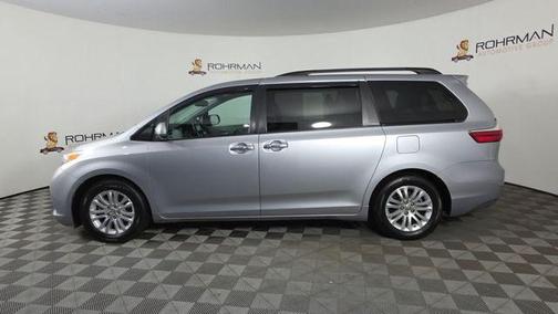 2016 Toyota Sienna XLE