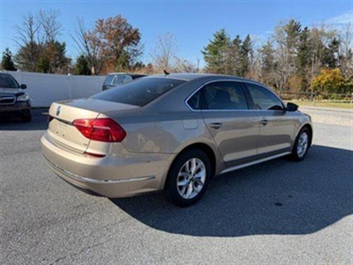2016 Volkswagen Passat 1.8T S