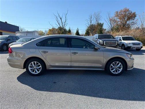 2016 Volkswagen Passat 1.8T S