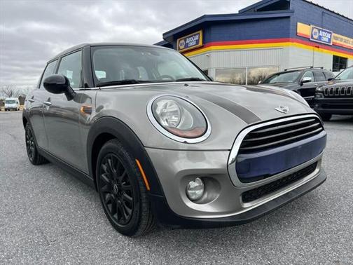 2017 MINI Hardtop Cooper