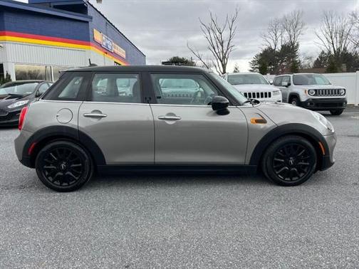 2017 MINI Hardtop Cooper