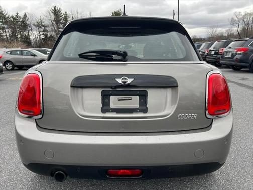 2017 MINI Hardtop Cooper