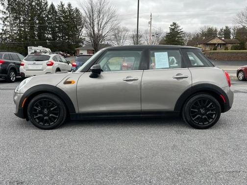 2017 MINI Hardtop Cooper