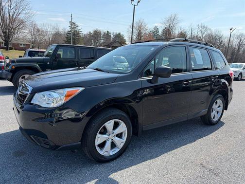 Crystal Black Silica 2016 Subaru Forester 2.5i