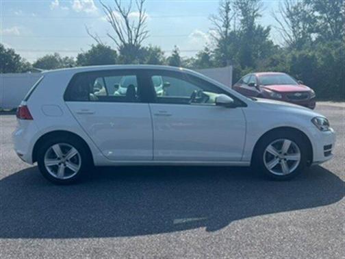 2017 Volkswagen Golf TSI S 4-Door