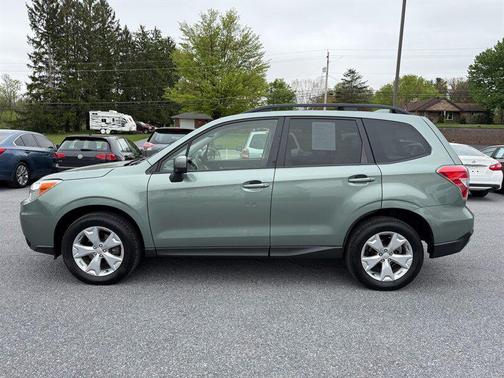 Jasmine Green Metallic 2016 Subaru Forester 2.5i Premium