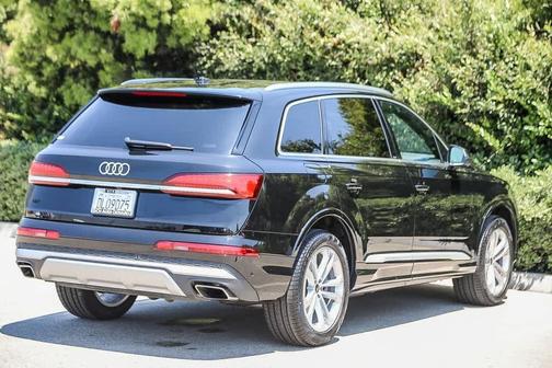 2025 Audi Q7 55 Premium