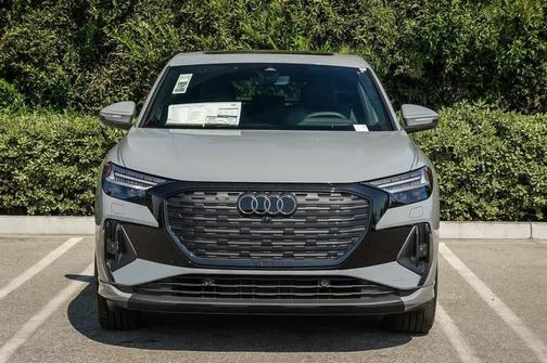 2025 Audi Q4 e-tron 55 quattro Premium