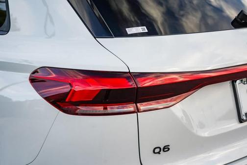 2025 Audi Q6 e-tron Premium
