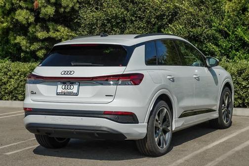2025 Audi Q4 e-tron 55 quattro Premium