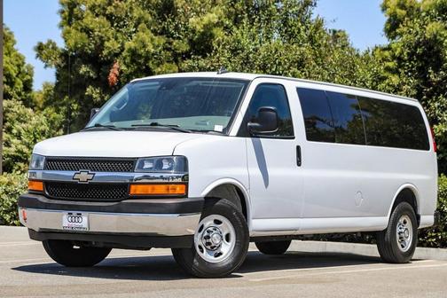 2022 Chevrolet Express 3500 LT