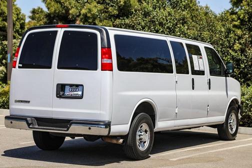 2022 Chevrolet Express 3500 LT