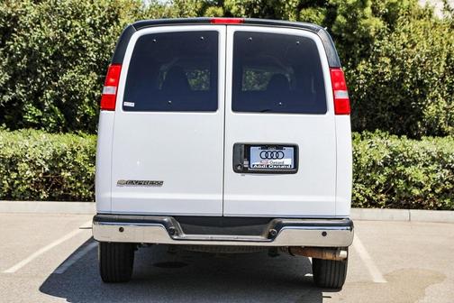 2022 Chevrolet Express 3500 LT