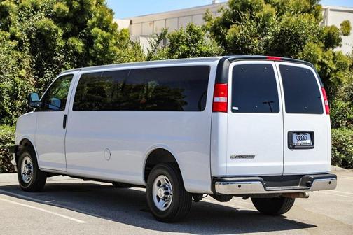 2022 Chevrolet Express 3500 LT