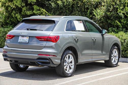 2022 Audi Q3 45 S line Premium