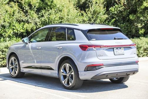2024 Audi Q4 e-tron 55 quattro Premium