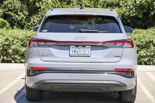 2024 Audi Q4 e-tron 55 quattro Premium